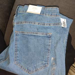 Oanvända skinny jeans från HM 