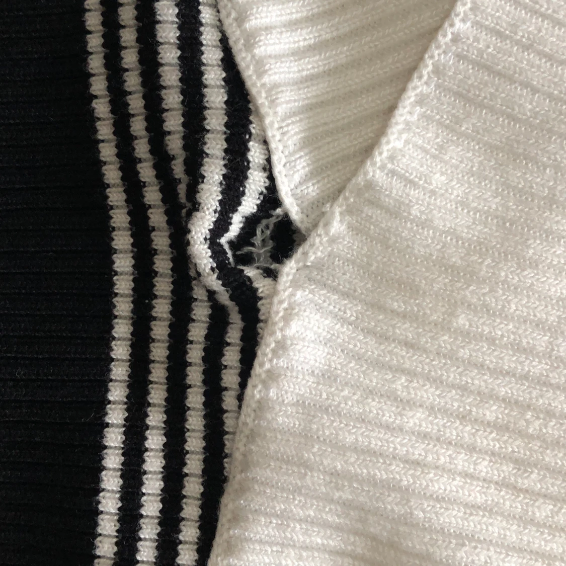 Gullig stickad topp - 90