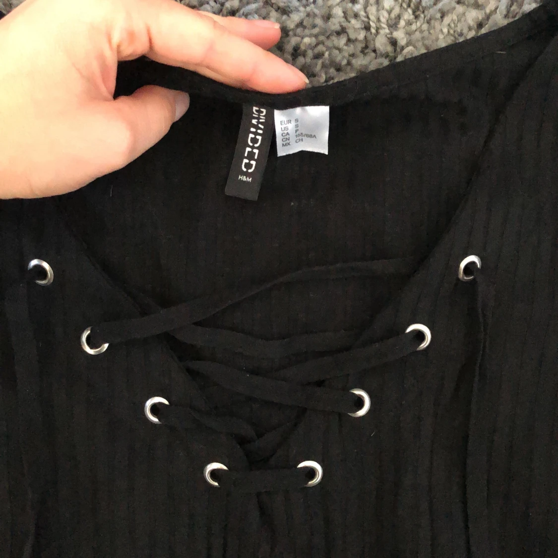 Svart tröja  - 91
