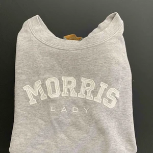  - Fräsch grå tröja från MORRIS! Storleken är XS men skulle säga att den är liiite större i storleken. Möts upp i Stockholm men kan också frakta om det behövs! 💃🏽👌🏼  Nytt pris: ca 1500kr Mitt pris: 350kr