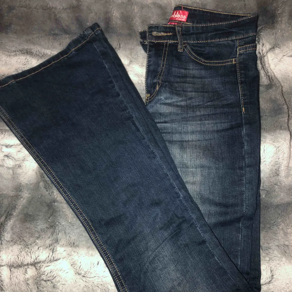 Bootcut jeans från diables, superfina. Säljs pga för små. Frakt tillkommer. Jeans & Byxor.