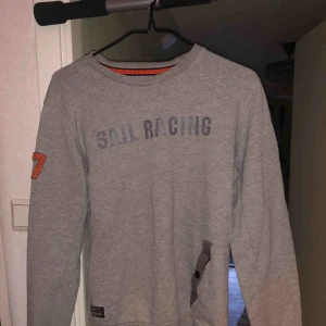  - Väldigt fint skick. Köpt för ca 1000kr. Storlek M. Inte mycket använd. 