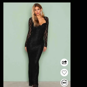  - Säljer denna extremt fina balklänning från Nelly.com pga fel storlek och glömt skicka tillbaka. Helt oanvänd! Nypris 899kr ✨ självklart kan jag skicka egna bilder om det önskas, frakten står köparen för!  