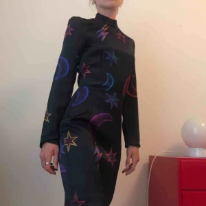  - Klänning från hm trend, så skönt sidenaktigt material