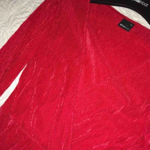  - Helt ny klänning från gina, storlek xs, pris 100+ frakt