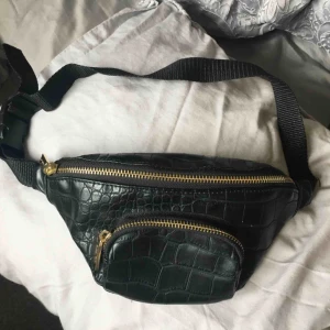  - Magväska från märket ”skinny dip” köpt från Topshop🌟🌟