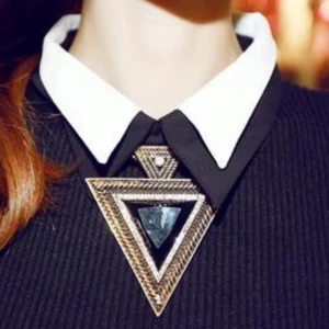  - Statement smycke, aldrig använd.   