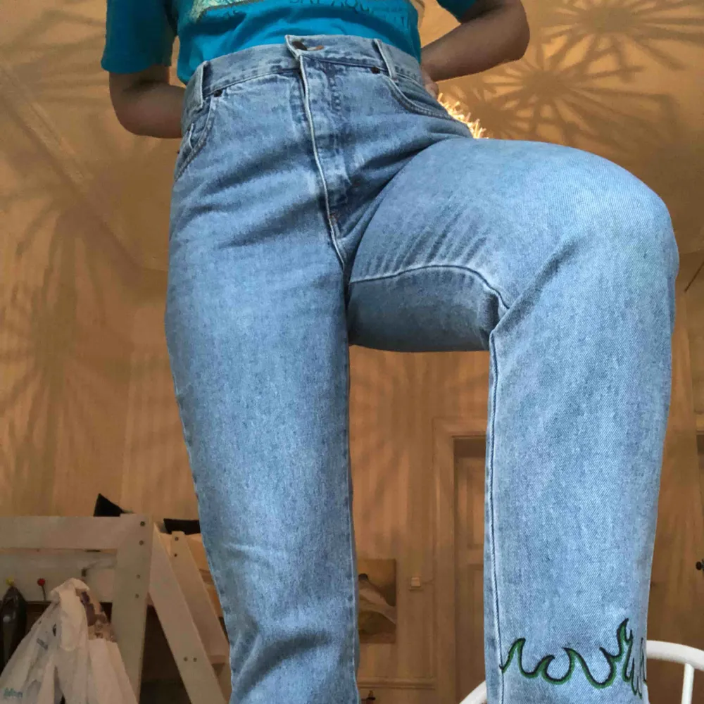Flera bilder på tidigare annons. Jeans & Byxor.
