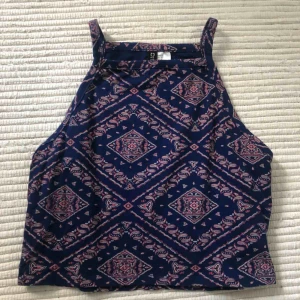  - Halter linne från H&M, köparen står för frakt!