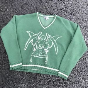 Heaven Can Wait - Säljer nu denna tröja av Heaven Can Wait. Inte riktigt min stil och inte fått använding av den. Den är slutsåld och är mycket hypad. XL men passar mig perfekt som är L