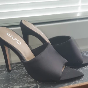 Ego official klackar - Kim kardashian inspirerande klackskor från ego official i storlek 37 och det är helt nya