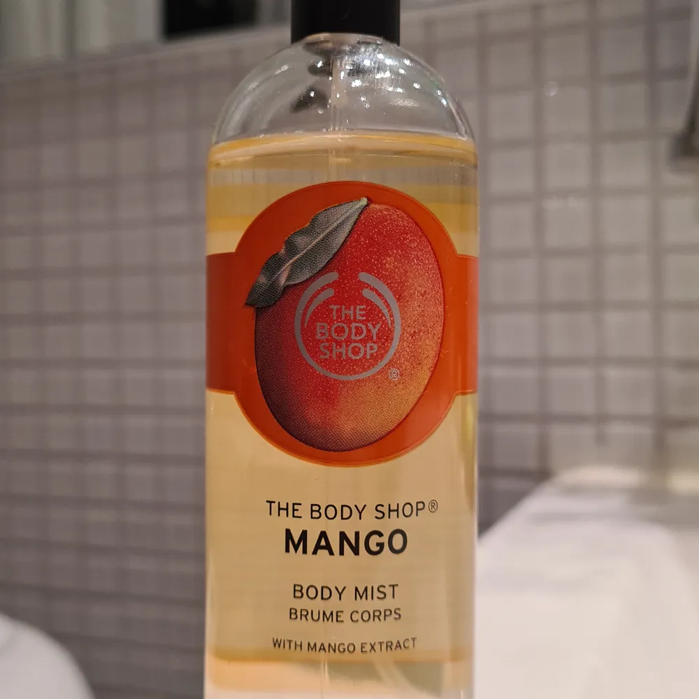 Parfym från the body shop med luft av mango. Har använt den några få gånger men den är nu till salu<3 utgångspris: 85kr. Övrigt.