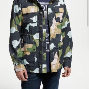 Scoth and soda - Knappt använd strl s