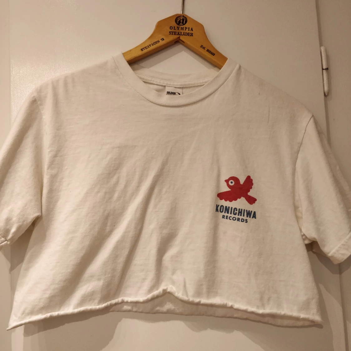 Cropped Robyn merch Konichiwa Records - 90