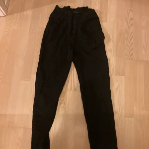Kostymbyxor - Svarta kostymbyxor. Superfina och skönt material. Pris kan diskuteras❤️