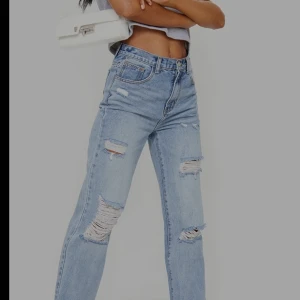 Split jeans  - Oanvända fina split jeans Storlek: S/M  köpte dem för 37£pund =416.92sek