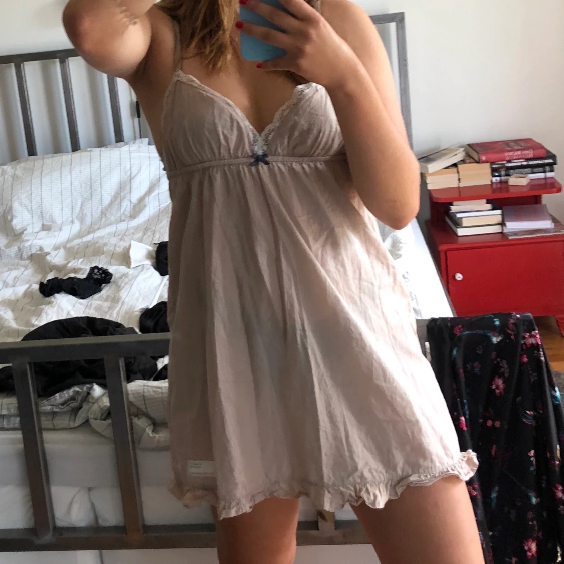 Beige OddMolly klänning 