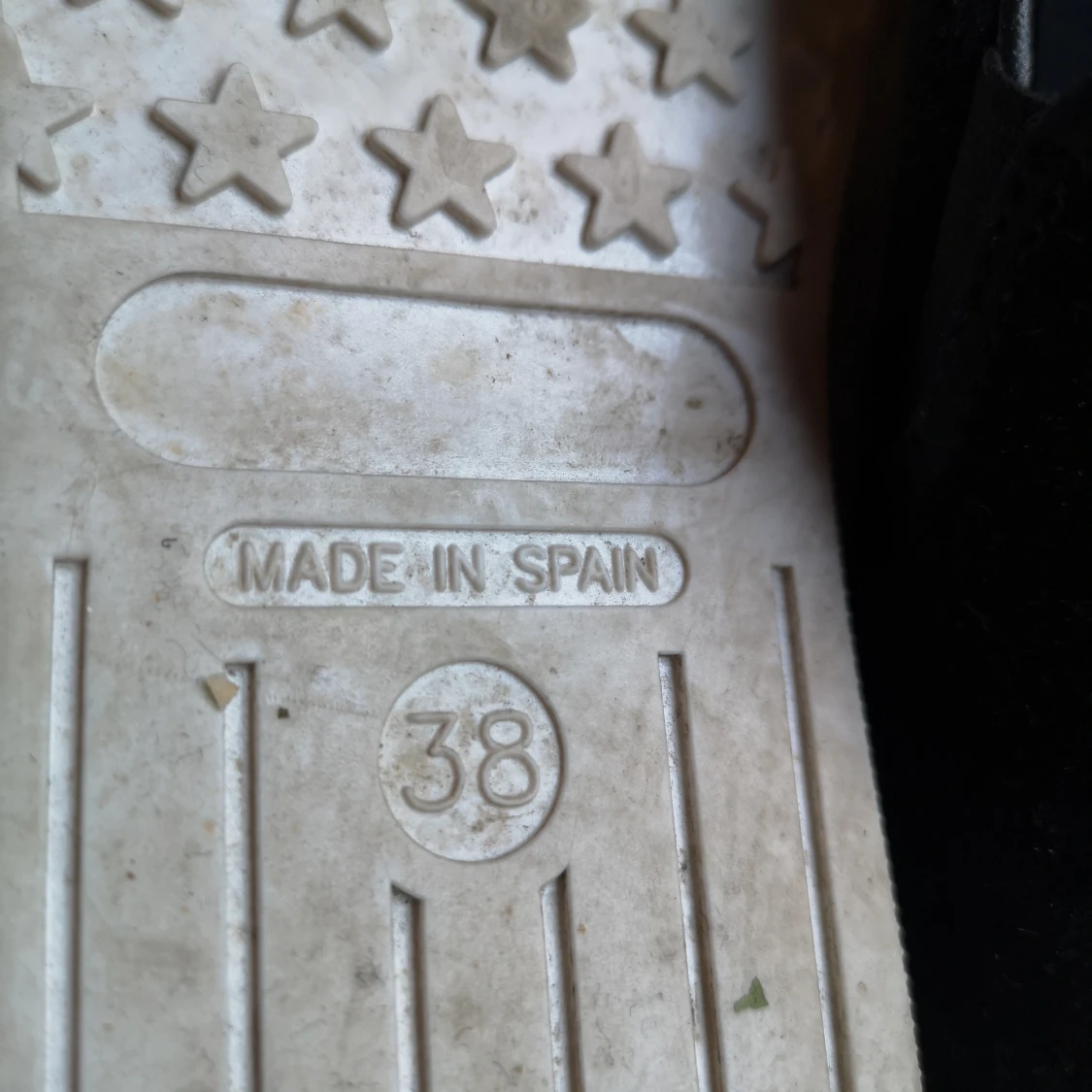 Svarta platåsneakers - 91