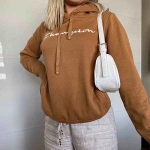  - Jätte fin champion hoddie som inte Kmr till användning!💕 frakt tillkommer 63kr