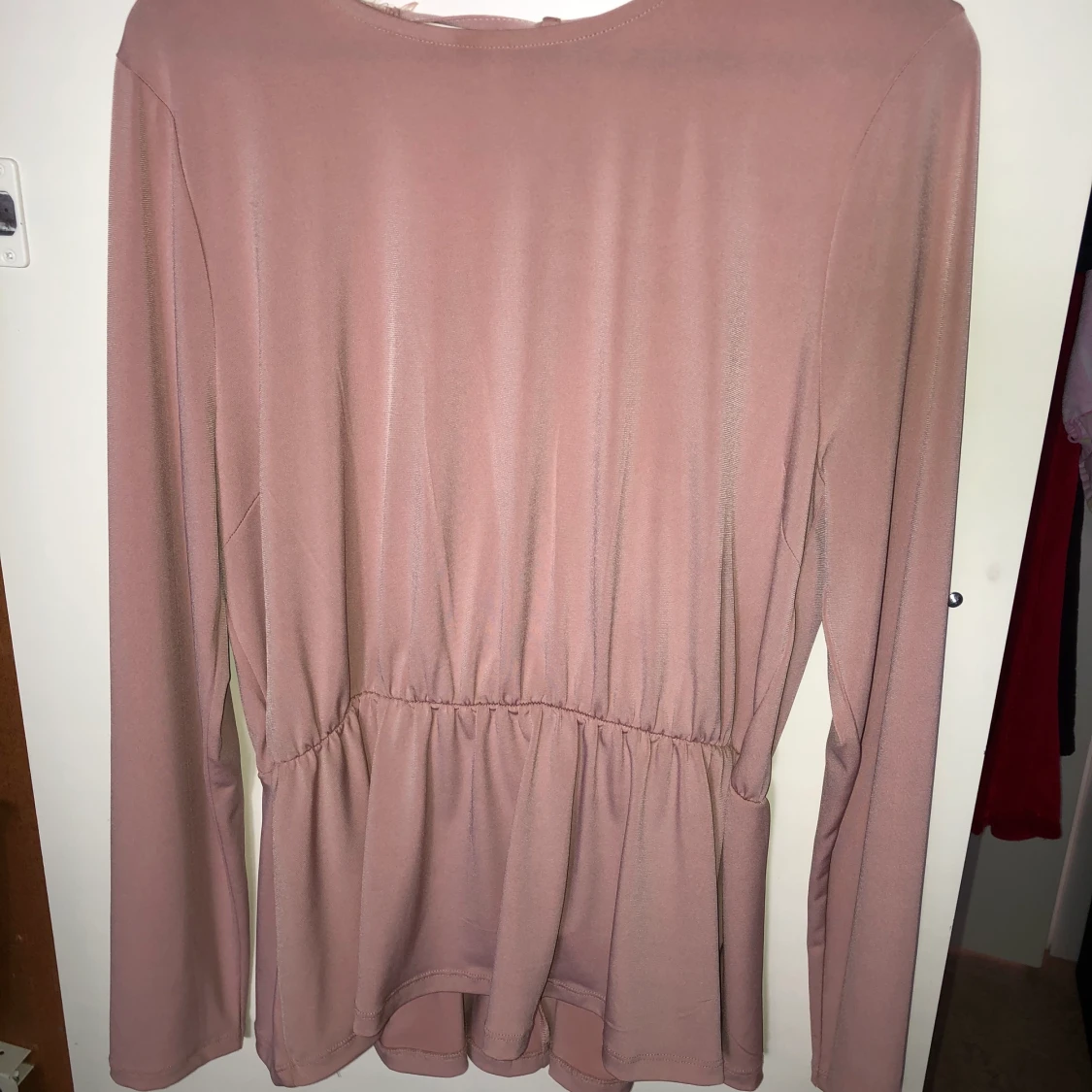 Oanvänd rosa blus - 90