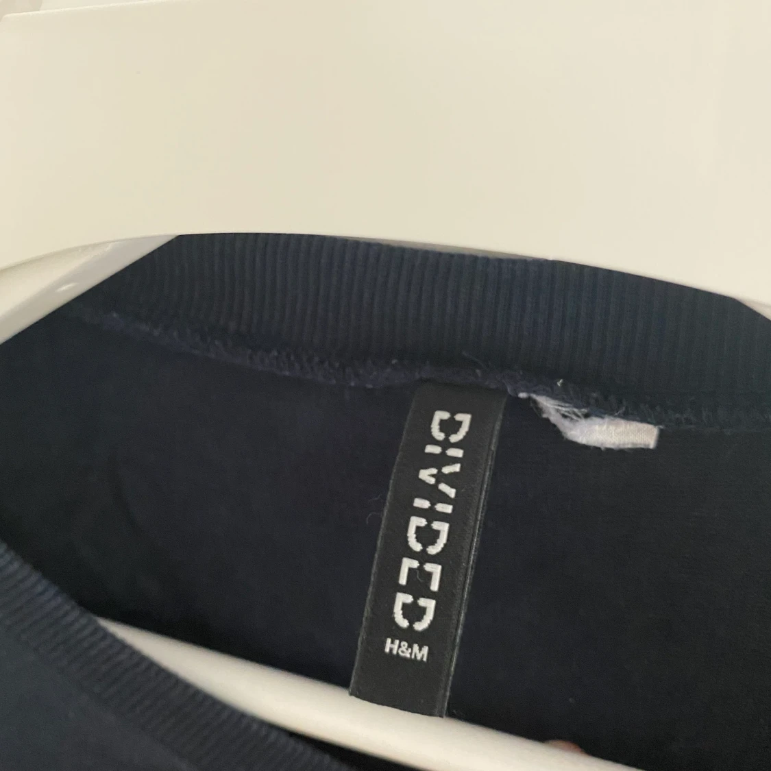 Mörkblå collagetröja - 91