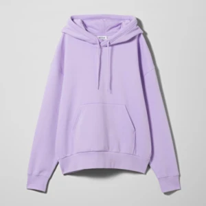 Weekday hoodie - Superfin hoodie från weekday. Bara använd några fåtal gånger. Den är inte nopprig och färgen är lika fin som när jag köpte den😍