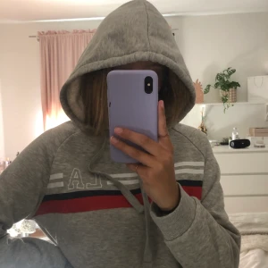 grå hoodie - helt ny grå hoodie från Gina, säljs pga att den inte är min stil. 