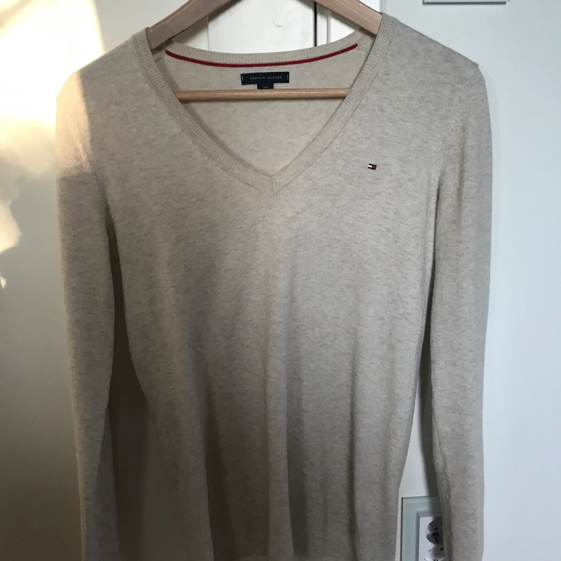 Beige tröja från Tommy Hilfiger  - 90