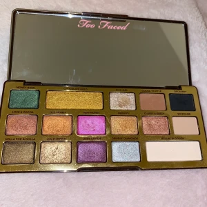Too faced chocolate bar gold - Äkta Endast swatchad med ren pensel. Frakt tillkommer