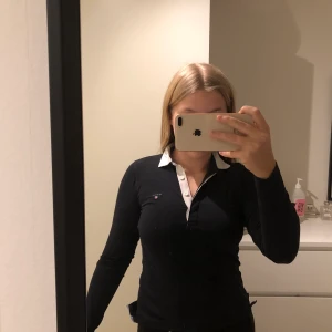 Gant tröja  - Gant tröja svart, använd ett fåtal gånger. köparen står för frakt 