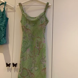 Vintage klänning - Assnygg vintage klänning från esprit. Priset är inklusive frakt, möts inte upp:)