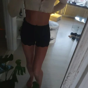 Shorts HM - Oanvända söta shorts från hm 🌺