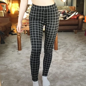 Leggings/mjukisbyxor  - Jättesköna tjocka leggings/mjukisbyxor från cubus i storlek S. Säljer då dem inte längre används. Säljer för 60 kr, köpare står för frakt. ❤️ 