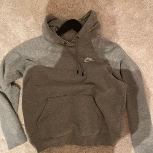 Nike hoodie  - Säljer då jag knappt använt den💞