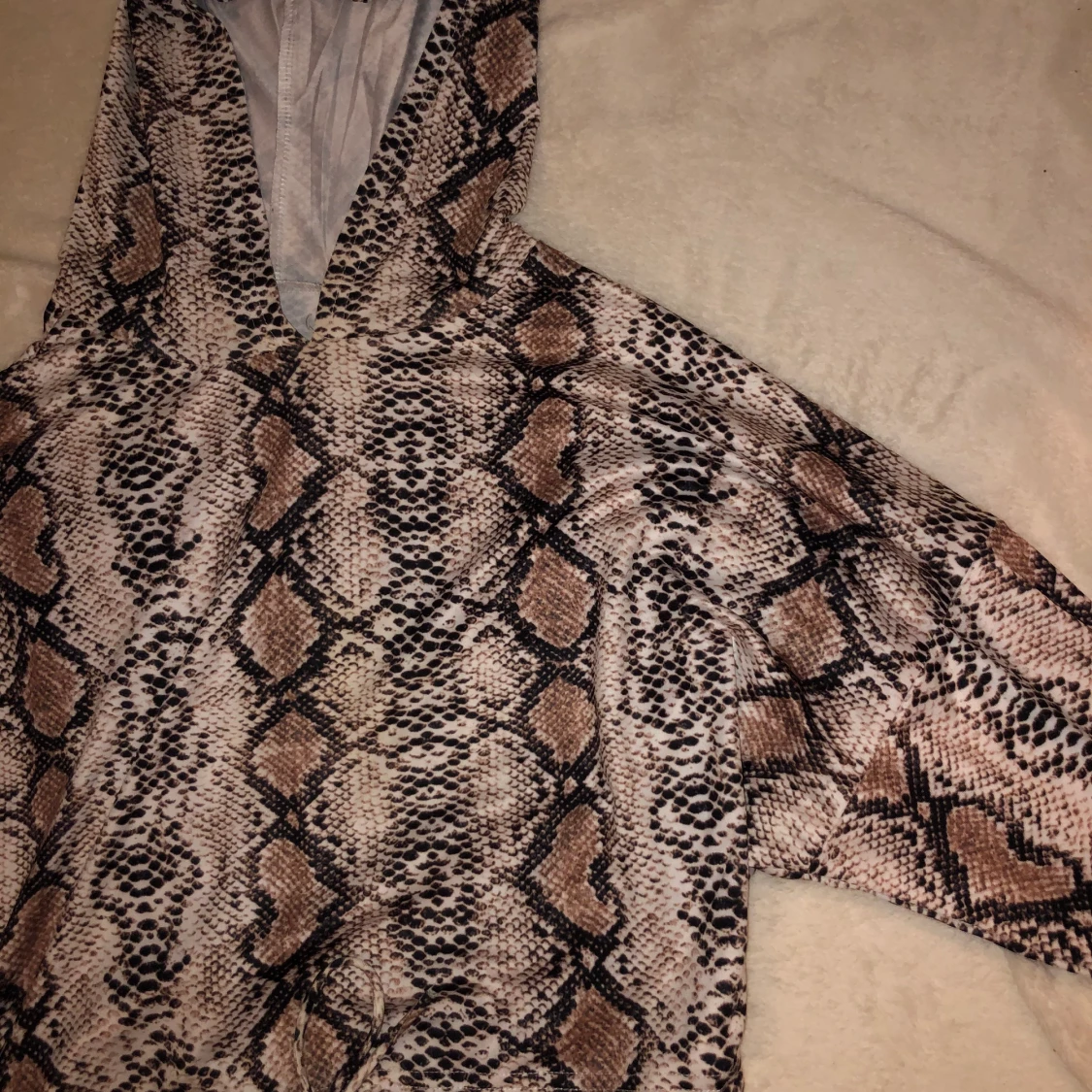 Tröja med ormmönster - 91