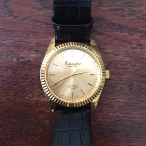  - Säljes en Eichmüller klocka. Den är nästan ny skick och fungerar felfritt. Den är också orginell.