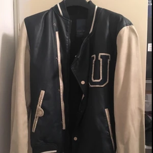  - Zara college jacka i skinn imitation, som ny, använt 1 gång