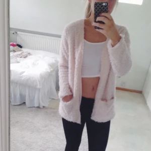  - ♡ Fluffig mysig kofta
♡ Använd ca 10 gånger
♡ Har swish
