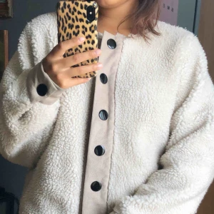  - Fakefur jacka från zara