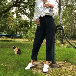  - Skitsnygga byxor från weekday! Finns i Lund eller malmö