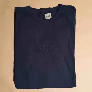 T-Shirt från HUFs worldwide-kollektion. Sparsamt använd 9/10.