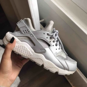  - Fint skick, storlek 39 men passar även 38