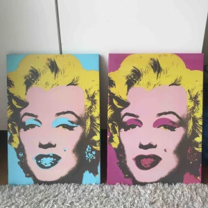  - Två Marilyn Monroe tavlor för nu bara 50kr styck. En blå och en rosa super färgglada och fräscha, ger en fin färgtouch i rummet🥰 pris kan möjligen diskuteras