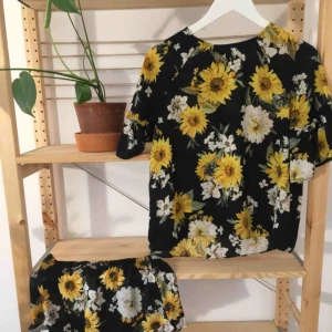  - byxdress med resår i midjan