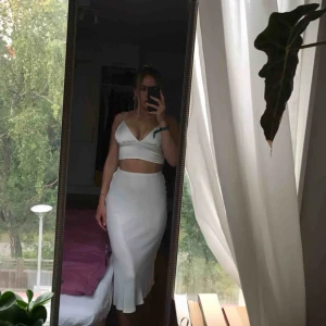  - Set från Zara. Ej använt, flyttar till USA och kan inte ta med mig för mycket kläder så säljer då mycket jag kan.