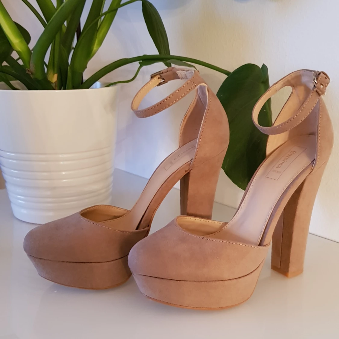 Fina beiga klackar - 90