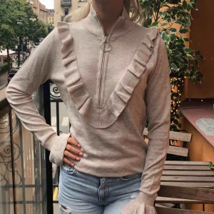  - Cool tröja/kofta från Mango, aldrig använd (för stor för mig). 