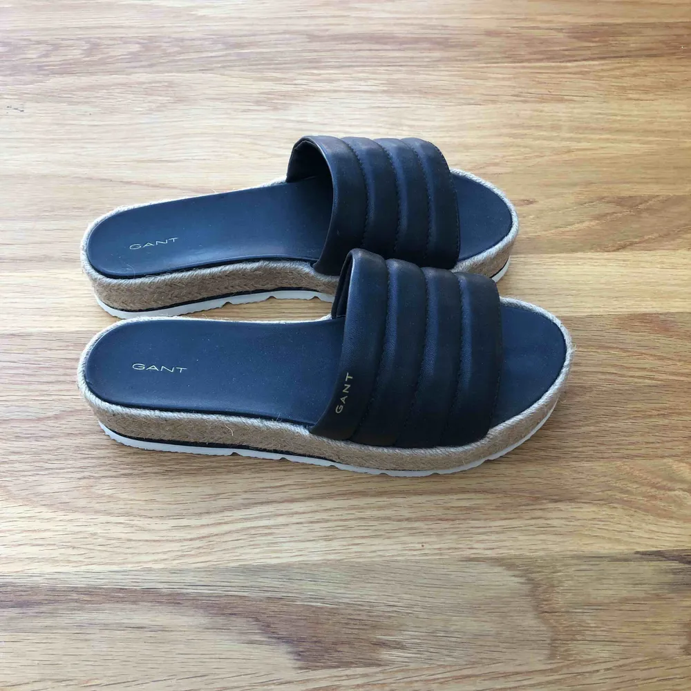 Nya Gant sandaler/espandrillos köpta i fel stl  Jättefina. Skor.