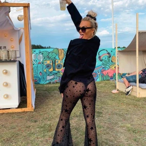  - Mesh Flare star byxor från boohoo. Har inte använt bara testat. 