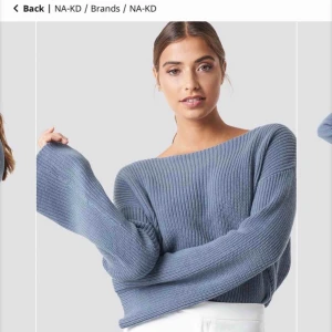  - Stickad tröja från NAKD som är lite kortare, men lång i armarna